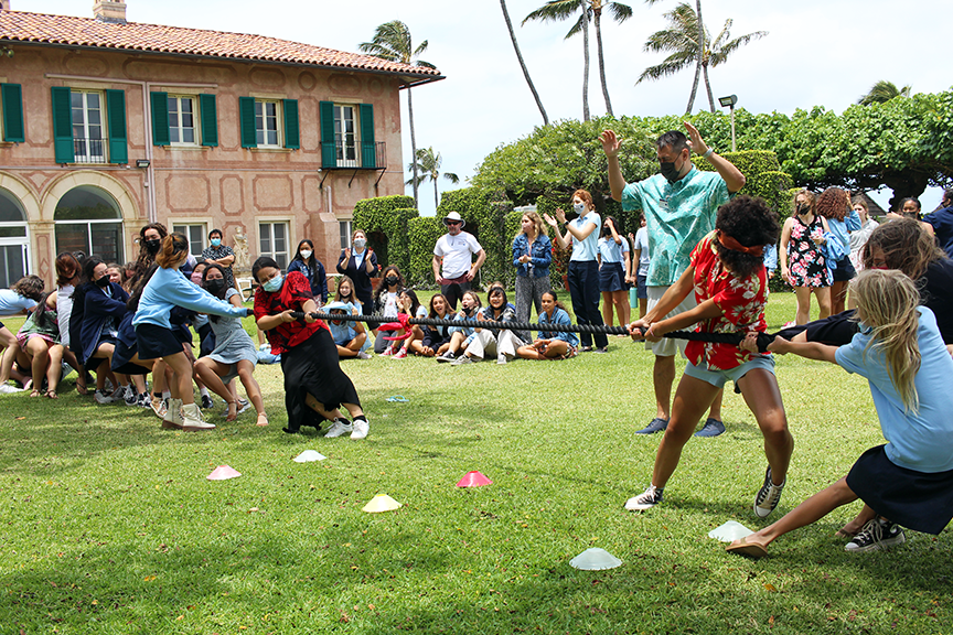 Students face off in a huki huki, or tug of war match!