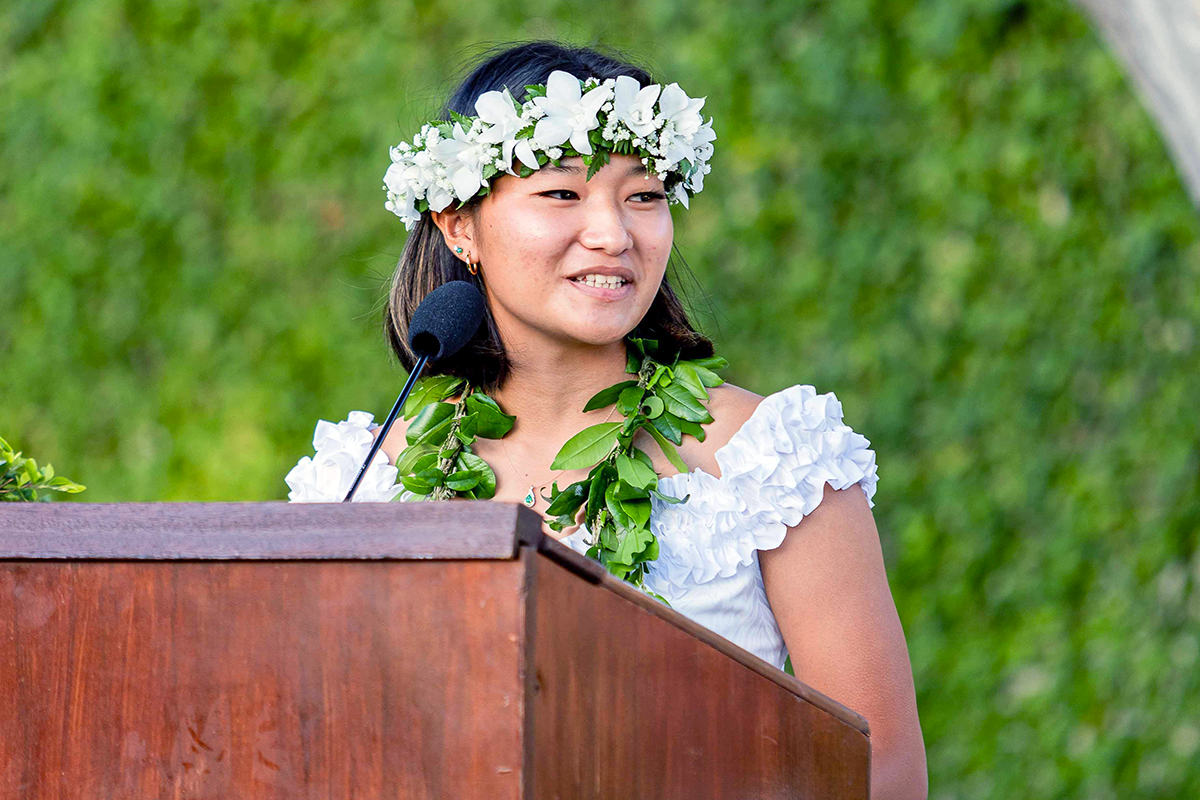 Senior Class President Dayna N. addresses her class.