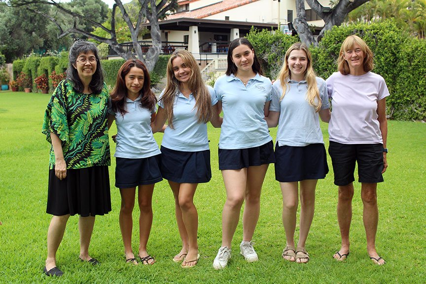 Visiting alumnae Allison Mikuni '86 and Colleen Finnegan '76 with senior ambassadors.