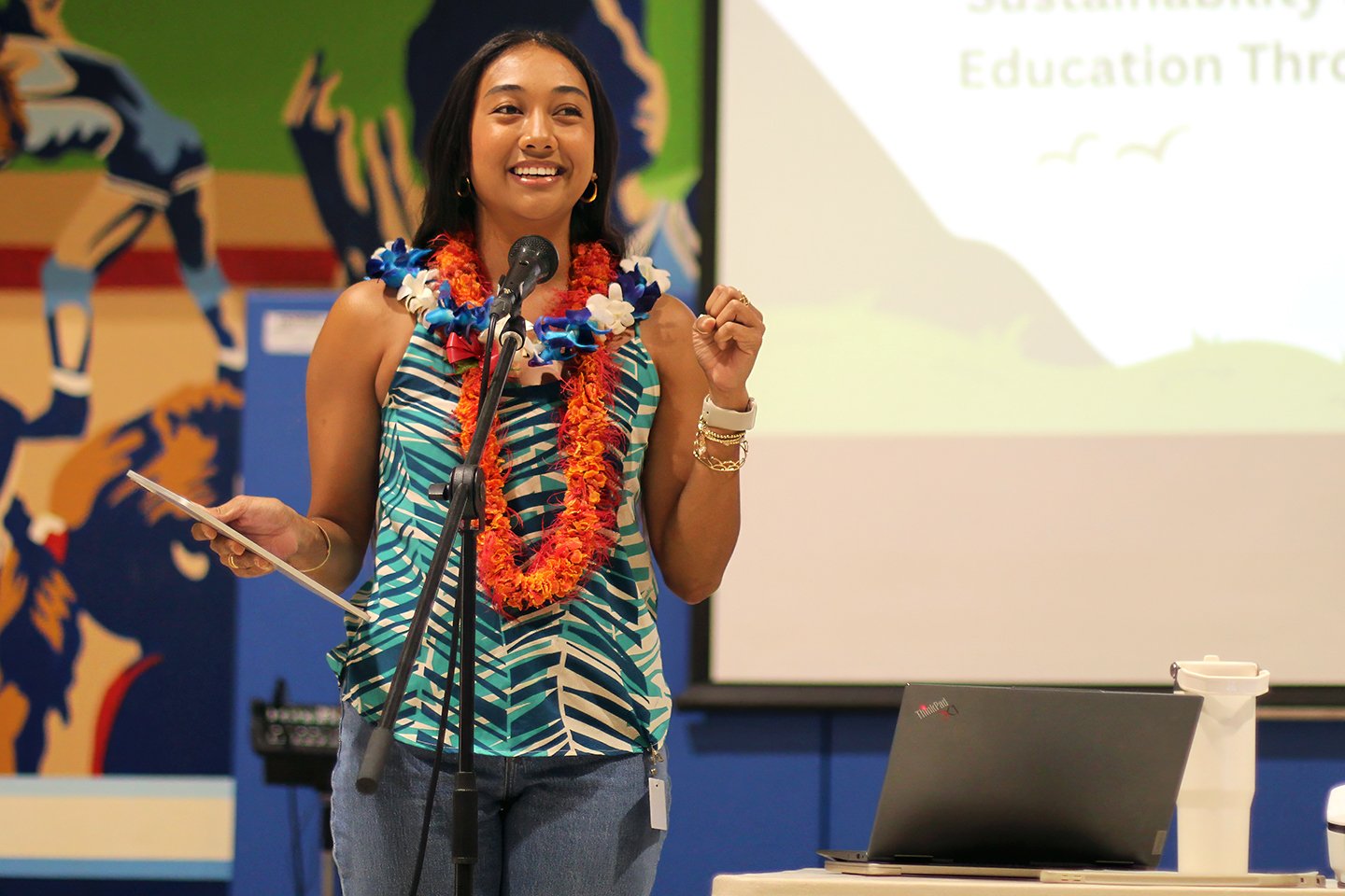 During a co-curr with current students, Makenna Kinsler ’21 shares her passion for urban planning and research on disaster preparedness through a Hawaiian lens.